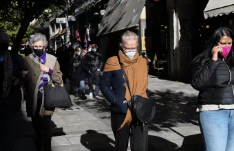 ΕΟΔΥ: 12 θάνατοι από covid-19 και 22 διασωληνωμένοι 