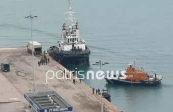 Τα συντρίμμια του Φάντομ μεταφέρονται στο λιμάνι του Κατακόλου