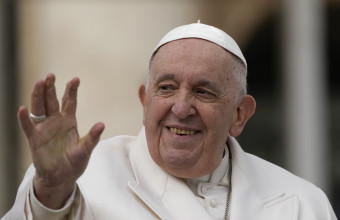 Με γρίπη ο πάπας: Yποβλήθηκε σε αξονική τομογραφία