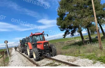 τρακτέρ, Λάρισα