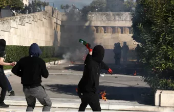 Μολότοφ στο Σύνταγμα