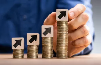 Πρεμιέρα για τον νέο κατώτατο μισθό – Η Νίκη Κεραμέως απαντά σε ερωτήματα πολιτών