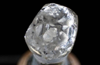 Ινδία: Ανακαλύφθηκε διαμάντι μέσα σε... διαμάντι - Δείτε βίντεο