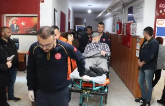 Εκλογές στην Τουρκία: Τους πηγαίνουν ακόμη και με φορείο για να ψηφίσουν 