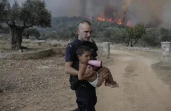 μανδρα αστυνομικός παιδί