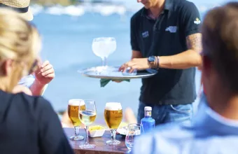 Σερβιτόρος