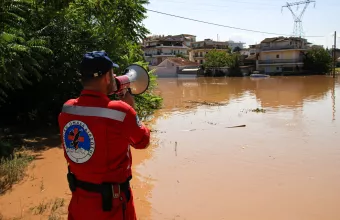 εκκενώνονται συνοικίες στη Λάρισα