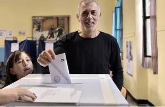 Ψήφισε ο Γιάννης Μώραλης στον Πειραιά	
