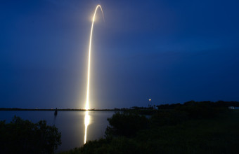 Η εταιρεία SpaceX λέει ότι σχεδιάζει να πουλήσει δορυφορικές συνδέσεις λέιζερ