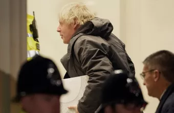 Καταθέτει ο Τζόνσον