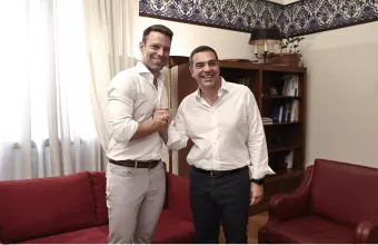 Μια αφίσα δυο κόσμοι