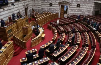 Κατατέθηκε στην Βουλή το νομοσχέδιο για τα ομόφυλα ζευγάρια