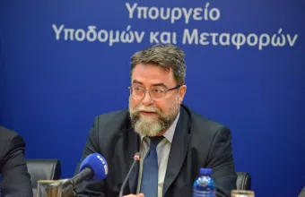 Πρωί πρωί στο αμαξοστάσιο της Ανθούσας ο νέος υφυπουργός Υποδομών Βασίλης Οικονόμου
