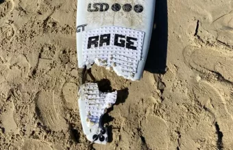 Αυστραλία - Σανίδα του σέρφερ που δέχτηκε επίθεση από καρχαρία