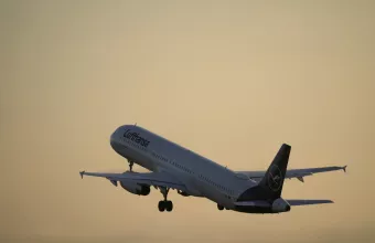 Αναγκαστική προσγείωση στο «Ελ. Βενιζέλος» για αεροπλάνο της Lufthansa