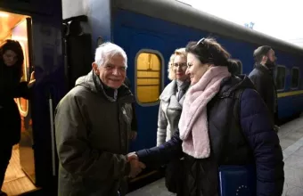 Στο Κίεβο ο Μπορέλ - Ένας νεκρός και13 τραυματίες από ρωσική επίθεση στην Οδησσό 