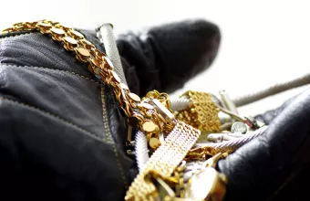 Νέα Ιωνία: Συνελήφθη οικιακή βοηθός που έκλεβε κοσμήματα