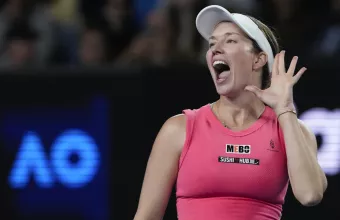 Danielle Collins- Australian Open: Φιλάκια και τσαλίμια στο κοινό που την έβριζε