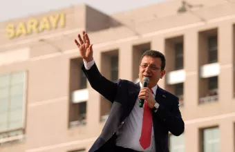 Εκρέμ Ιμάμογλου μιλάει