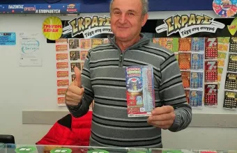 Ο Ηλίας Παπαχριστοφίλου, ιδιοκτήτης καταστήματος ΟΠΑΠ