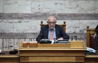 Τέμπη: Αίτηση συγγενών θυμάτων στον Κακλαμάνη – «Ποια η πορεία των δικογραφιών;»