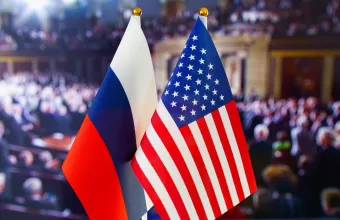 Η Ρωσία δηλώνει ανοιχτή σε οικονομική συνεργασία με τις ΗΠΑ