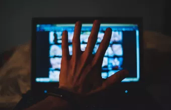 Αναστέλλεται η λειτουργία για Pornhub, YouPorn και Redtube στη Γαλλία