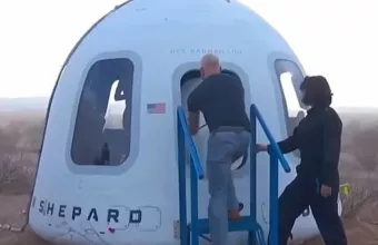 Blue Origin: Θεωρίες συνωμοσίας για fake γυναικεία αποστολή στο Διάστημα