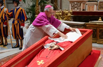 Σφραγίστηκε το φέρετρο του Πάπα Φραγκίσκου