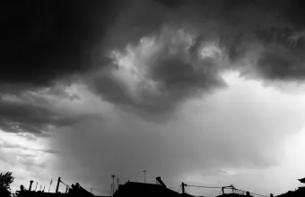 Κακοκαιρία πάνω από πόλη