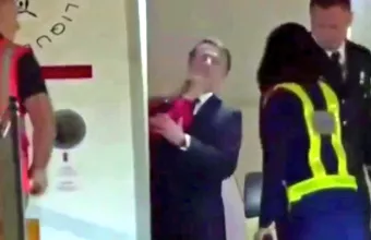 Χαστούκι Μακρόν 