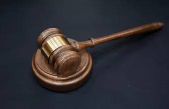 δικαστήρια