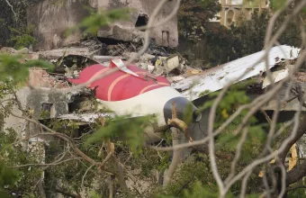 Συντρίμμια της μοιραίας πτήσης