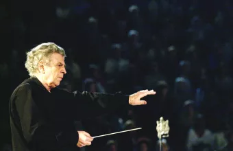 Μίκης Θεοδωράκης 