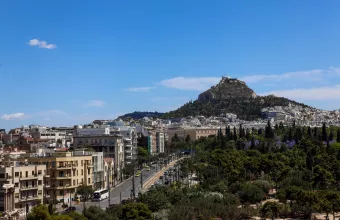 Λυκαβηττός: Ένα 25χρονος έπεσε από το βουνό