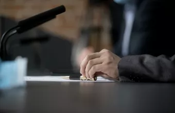 Πόσο νόμιμη είναι η αποχή των δικηγόρων από τα καθήκοντα τους