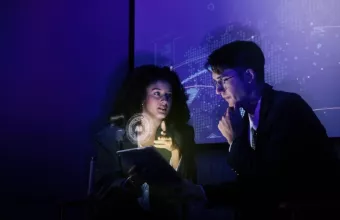 Γιατί οι CEOs των εταιρειών ΑΙ κόπτονται να σταματήσουν οι νέοι να σπουδάζουν