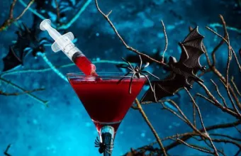 Bloody Martini: Το διαχρονικό κοκτέιλ στη spooky εκδοχή του!