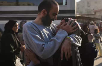 Γάζα: Και οι δικοί μας φυλακισμένοι έχουν οικογένειες, παιδιά, σπίτια και όνειρα - Βίντεο