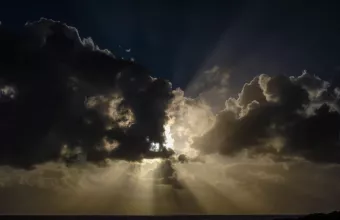 Υπαινιγμοί, πηγαδάκια και... φωτιές 