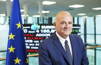 Στεφάν Μπουζνιά επιχειρηματίας