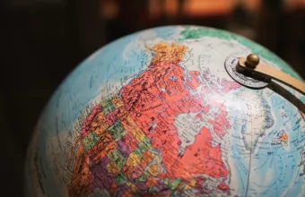 Η χώρα με τις 840  διαφορετικές γλώσσες