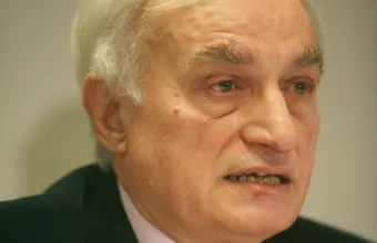 Μανώλης Μαυρομμάτης