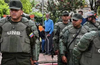 Στρατιώτες Βενεζουέλας σε επιφυλακή