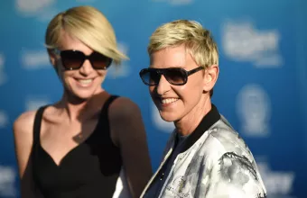 H Έλεν Ντε Τζένερις με τη σύζυγό της