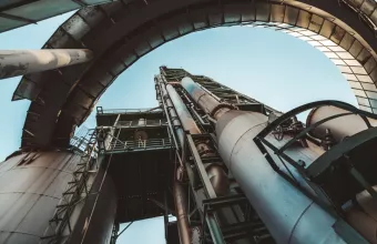 Βιομηχανία και Εμπόριο: Οι αδύναμοι κρίκοι της ανάπτυξης και το τίμημα της αδράνειας