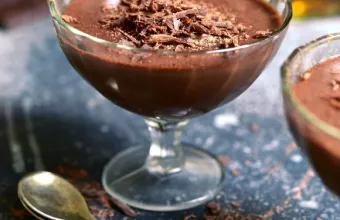 Η πιο εύκολη μους σοκολάτας με 2 υλικά