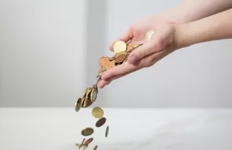 Χαρτζιλίκι και ΑΑΔΕ. Τα Fake News διαδίδονται ενώ τα πραγματικά προβλήματα μένουν στη σιωπή