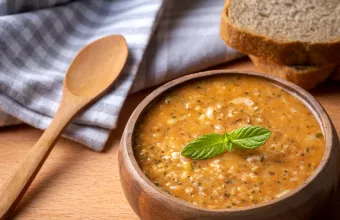 Σούπα τραχανά με ντομάτα και φέτα