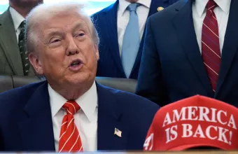 Ντόναλντ Τραμπ στο Οβάλ Γραφείο